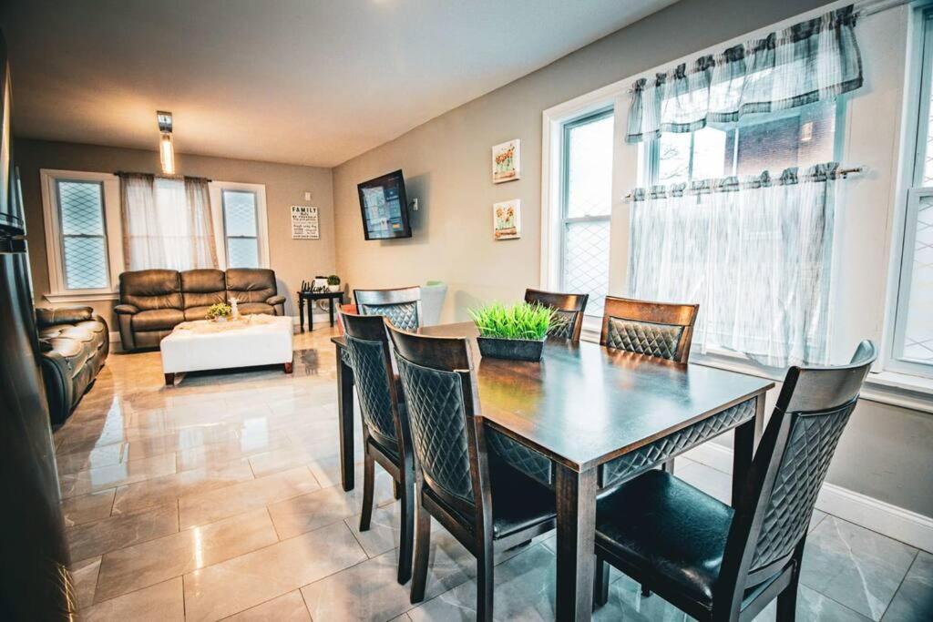 ניאגרה פולס Comfortable 3Br, 1 Bath Close To The Falls מראה חיצוני תמונה